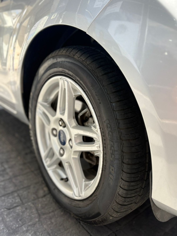 Ford Fiesta Kinetic S Plus — foto 9